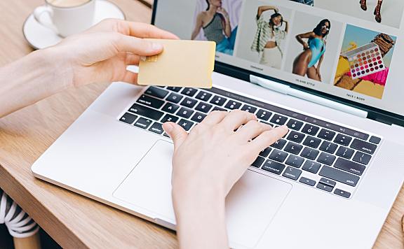 拼多多提示“店铺已被平台监管”,请不要放好评返现卡片