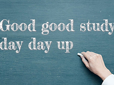 Fredericka the Great字体包在线下载，电商包装设计印花免费可商用